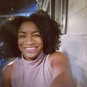 Meet your Posher, Laura